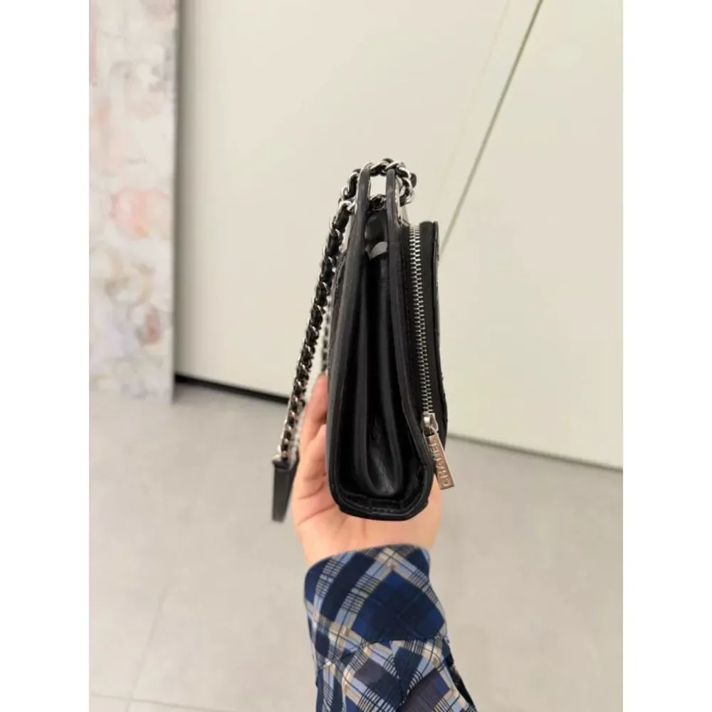 CHANEL brand color